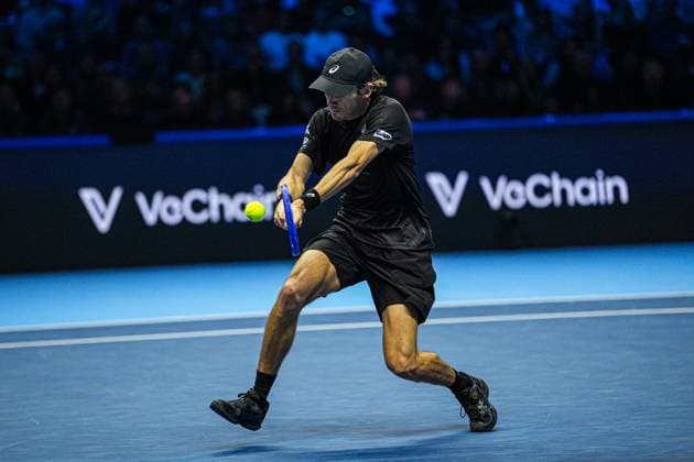 Nitto ATP, Tennis Herren Finals 2025 - Day 7 Alex de Minaur of Australia plays in the Men s Singles Round match against Jannik Sinner of Italy during day seven of the Nitto ATP Finals 2025 at Inalpi Arena in Turin, Italy, on November 15, 2025. Turin Turin Italy  Copyright: xMiguelxReisx originalFilename:reis-notitle251115_npVpz.jpg