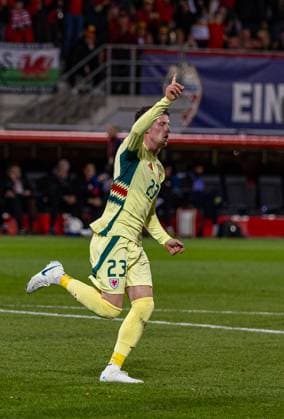 Football - FIFA World Cup, WM, Weltmeisterschaft, Fussball 2026 Qualifying - Group J - Liechtenstein v Wales VADUZ, LIECHTENSTEIN - Saturday, November 15, 2025: Wales Nathan Broadhead celebrates after scoring the first goal but it was disallowed after a VAR review during the FIFA World Cup 2026 Qualifying Group J match between Liechtenstein and Wales at the Rheinpark Stadion. (Photo by David Rawcliffe Propaganda) VADUZ Rheinpark Stadion VADUZ LIECHTENSTEIN  Copyright: xDavidxRawcliffex P2025-11-15-Liechenstein_Wales-44