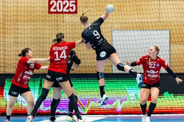 15 11 2025, GER, Handball, Women, Season 2025 2026, Alsco 1 Bl, 8 Matchday, Thueringer HC TuS Metzingen Naina Klein TuS Metzingen 99947 Bad Langensalza Salza Halle Sporthalle Mehrz Thüringen Germany