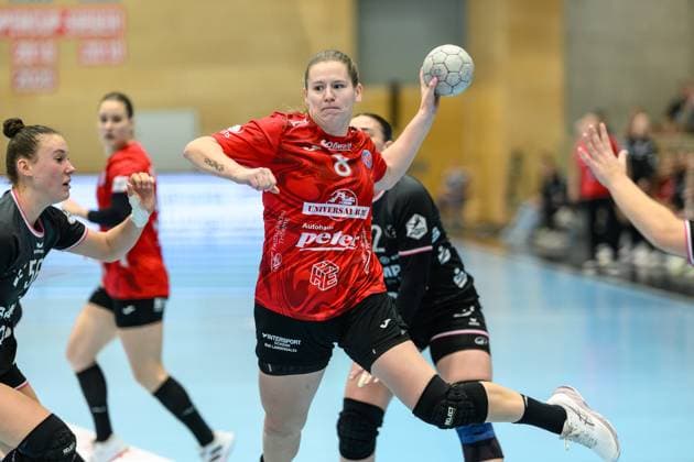 Julie, Holm Rueckraum, Thueringer HC, 8 GER, Thuringia, Thueringer HC vs TuS Metzingen, Alsco Handball Bundesliga Frauen, 1 Handballbundesliga Frauen, Handball, Matchday 8, Season 2025 2026, Saturday, 15 11 2025 GER, Thuringia, Thueringer HC vs TuS Metzingen, Alsco Handball Bundesliga Frauen, 1 Handballbundesliga Frauen, Handball, Matchday 8, Season 2025 2026, Saturday, 15 11 2025 Bad Langensalza Copyright: xEibner-Pressefoto MartinxHerbstx EP_MHT