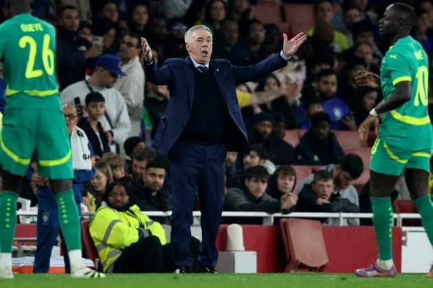 Brazil v Senegal - International Friendly, Länderspiel, Nationalmannschaft Carlo Ancelotti, Head Coach of Brazil on the side line during the international friendly match between Brazil and Senegal at Emirates Stadium on November 15, 2025 in London, England. London Emirates Stadium England United Kingdom Copyright: xNealxSimpson Sportsphoto APLx 14141655