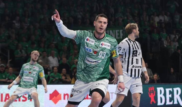 Mijajlo Marsenic jubelt nach Tor Freude Emotion Jubel Handball HBL Bundesliga Herren 12. Spieltag Saison 2025 2026 15.11.2025 Füchse Berlin vs THW Kiel