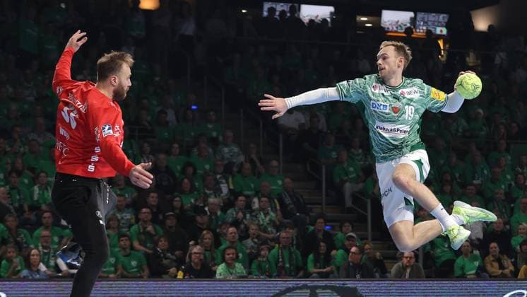 Goalkeeper Andreas Wolff, Mathias Gidsel on the ball duel Match scene Action Sport Handball HBL Bundesliga Men 12 Matchday Season 2025 2026 15 11 2025 Füchse Berlin vs THW Kiel
