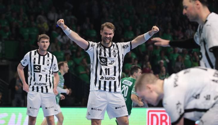 Petter Overby cheers joy emotion jubilation Sport Handball HBL Bundesliga Men 12 Matchday Season 2025 2026 15 11 2025 Füchse Berlin vs THW Kiel