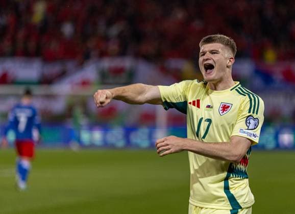 Football - FIFA World Cup, WM, Weltmeisterschaft, Fussball 2026 Qualifying - Group J - Liechtenstein v Wales VADUZ, LIECHTENSTEIN - Saturday, November 15, 2025: Wales Jordan James celebrates after scoring the first goal during the FIFA World Cup 2026 Qualifying Group J match between Liechtenstein and Wales at the Rheinpark Stadion. (Photo by David Rawcliffe Propaganda) VADUZ Rheinpark Stadion VADUZ LIECHTENSTEIN  Copyright: xDavidxRawcliffex P2025-11-15-Liechenstein_Wales-72
