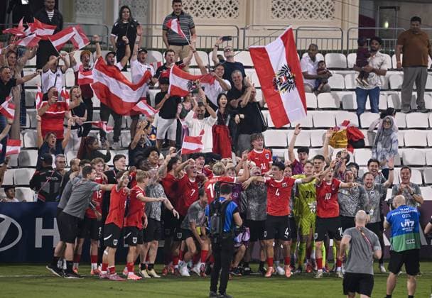 Football, Junior U 17 World Cup 2025 Doha Qatar Sixteen-final 15 11 2025 Match 74 Austria Tunisia FINAL CELEBRATION Team Austria with fans and families