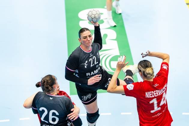 15 11 2025, GER, Handball, Women, Season 2025 2026, Alsco 1 Bl, 8 Matchday, Thueringer HC TuS Metzingen Gabriela Bitolo TuS Metzingen 99947 Bad Langensalza Salza Halle Sporthalle Mehrz Thüringen Germany