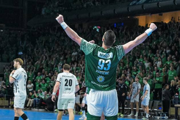 15 11 2025, xlakx, Handball Daikin HBL, Fuechse Berlin THW Kiel v l Mijajlo Marsenic Fuechse Berlin Cheering about the victory, cheering after the end of the game Berlin Daniel Lakomski
