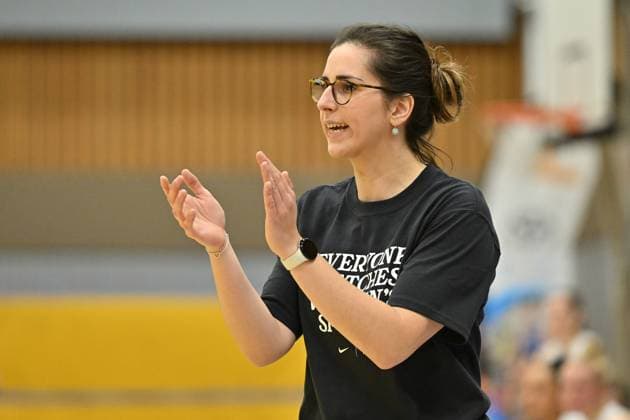 BG74 Veilchen Ladies Göttingen WINGS Leverkusen Basketball, Women, 2 Bundesliga North, Main Round, 8 Matchday, Season 2025 2026, BG74 Veilchen Ladies Göttingen WINGS Leverkusen, 15 11 2025, Göttingen Ruzica Dzankic Coach, Göttingen Photo Swen Pförtner Göttingen Lower Saxony Germany