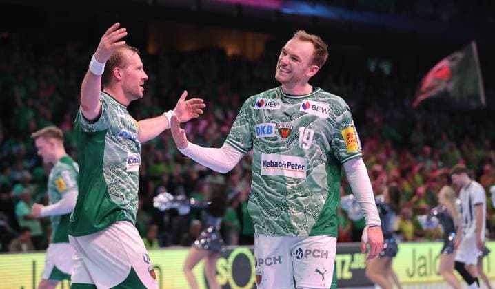 Max Darj, Mathias Gidsel, Füchse team cheers after the end of the game Joy Emotion Cheers Sport Handball HBL Bundesliga Men 12 Matchday Season 2025 2026 15 11 2025 Füchse Berlin vs THW Kiel