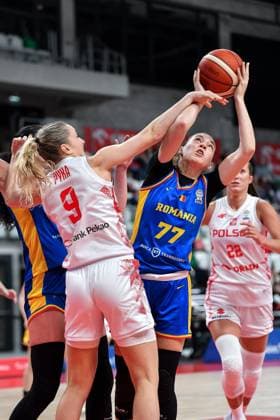 2025.11.15 Sosnowiec Koszykowka kwalifikacje do EuroBasket 2027 kobiet Polska - Rumunia N z Martyna Pyka Teodora Manea Foto Mateusz Sobczak PressFocus 2025.11.15 Sosnowiec Basketball FIBA Women s EuroBasket 2027 Qualifiers Poland v Romania Martyna Pyka Teodora Manea Credit: Mateusz Sobczak PressFocus NEWSPIX.PL --- newspix.pl 