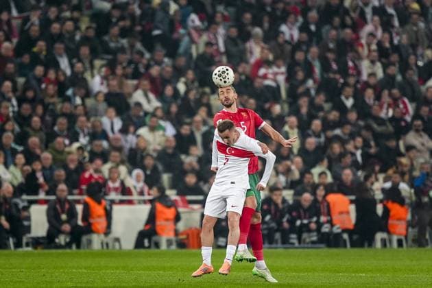 Turkiye v Bulgaria - 2026 FIFA World Cup, WM, Weltmeisterschaft, Fussball UEFA Qualifiers BURSA, TURKIYE - NOVEMBER 15: Kerem Akturkoglu (7) of Turkiye and Kristian Dimitrov (5) of Bulgaria compete during the 2026 FIFA World Cup UEFA Qualifiers Group E football match between Turkiye and Bulgaria at Ataturk Sports Complex Matli Stadium in Bursa, Turkiye, on November 15, 2025. Arife Karakum Anadolu Bursa Turkey. Editorial use only. Please get in touch for any other usage.  Copyright: x2025xAnadoluxArifexKarakumx
