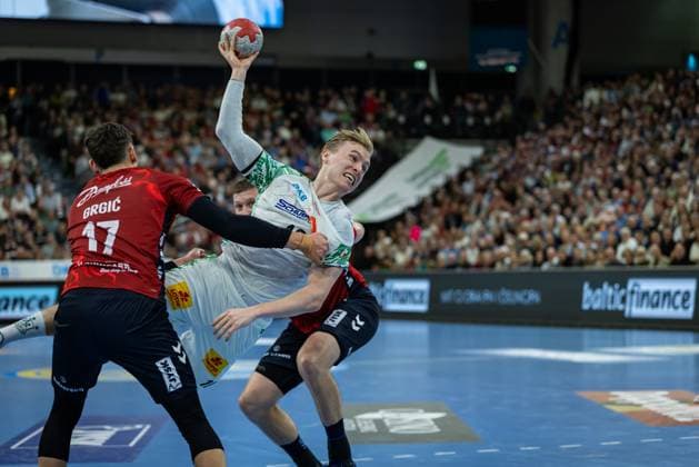 DAIKIN HBL SG Flensburg Handewitt vs SC Magdeburg 15 11 25 Gisli Kristjansson No 10, SC Magdeburg in attack DAIKIN HBL SG Flensburg Handewitt vs SC Magdeburg, GP JOULE Arena on 15 11 25 Copyright: xBEAUTIFULxSPORTS MarioxM.xKobergx