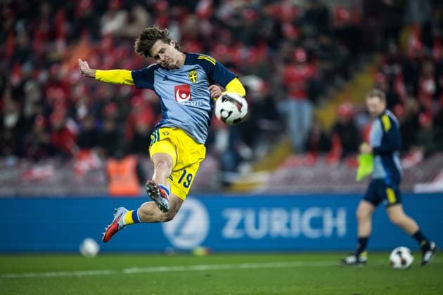 251115 Mattias Svanberg of Sweden ahead of the FIFA World Cup Qualifier football match between Switzerland and Sweden on November 15, 2025 in Geneva Photo Joel Marklund BILDBYRAN kod JM JM0751 bbeng fotboll football soccer fotball vm kval fifa world cup qualifier schweiz switzerland sverige sverige a swedenbbauto sweden  Copyright: JOELxMARKLUND BB251115JM010