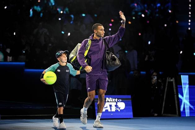 Canada s Felix Auger Aliassime before the singles semi-finals tennis match of the ATP, Tennis Herren World Tour Finals agains Spain s Carlos Alcaraz at the Inalpi Arena in Turin, Italy - Saturday, Nov. 15, 2025. -  Copyright: xMarcoxAlpozzi LaPressex