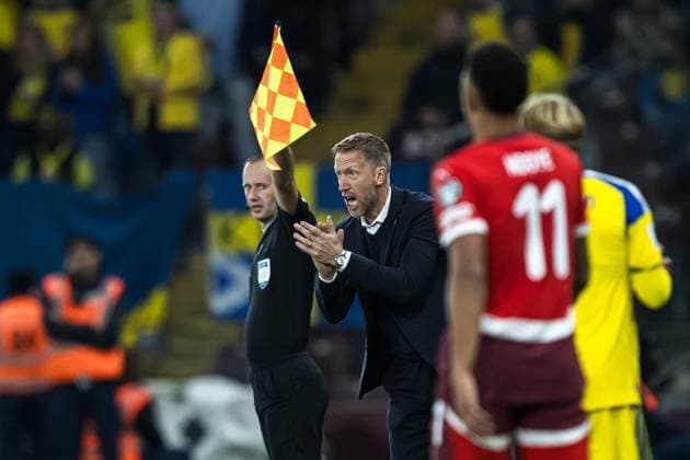 251115 Head coach Graham Potter of Sweden during the FIFA World Cup Qualifier football match between Switzerland and Sweden on November 15, 2025 in Geneva Photo Joel Marklund BILDBYRAN kod JM JM0751 bbeng, fotboll, football, soccer, fotball, vm kval, fifa world c  Copyright: JOELxMARKLUND BB251115JM037