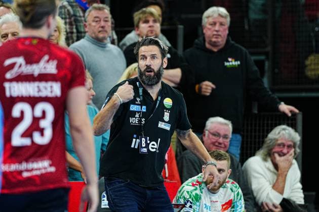 Bennet Wiegert SC Magdeburg, Coach GER, SG Flensburg Handewitt vs SC Magdeburg, Handball, Bundesliga, Matchday 12, Season 2026 2026, 15 11 2025 GER, SG Flensburg Handewitt vs SC Magdeburg, Handball, Bundesliga, Matchday 12, Season 2026 2026, 15 11 2025 Flensburg Copyright: xEibner-Pressefoto MarcelxvonxFehrnx EP_MFN