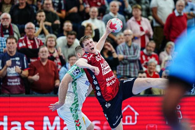 Throw Goal Domen Novak SG Flensburg Handewitt, 63 GER, SG Flensburg Handewitt vs SC Magdeburg, Handball, Bundesliga, Matchday 12, Season 2026 2026, 15 11 2025 GER, SG Flensburg Handewitt vs SC Magdeburg, Handball, Bundesliga, Matchday 12, Season 2026 2026, 15 11 2025 Flensburg Copyright: xEibner-Pressefoto MarcelxvonxFehrnx EP_MFN