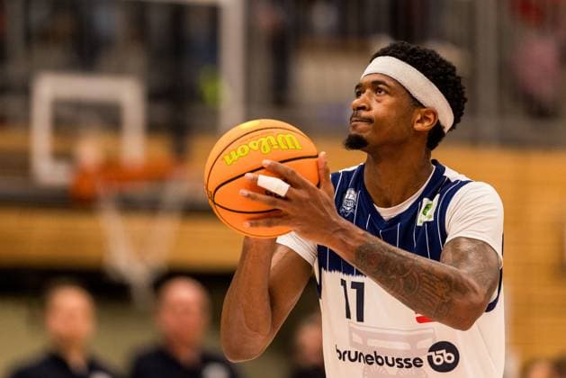 Barmer 2 Basketball Bundesliga Pro A Sparkassen Stars Bochum Bozic Estriche Knights Kirchheim 15 11 2025 Dravon Magnum Sparkassen Stars Bochum, 11 at the free throw line Barmer 2 Basketball Bundesliga Pro A Sparkassen Stars Bochum Bozic Estriche Knights Kirchheim Bochum, Rundsporthalle, 15 11 2025 Copyright: xBEAUTIFULxSPORTS Wunderlx