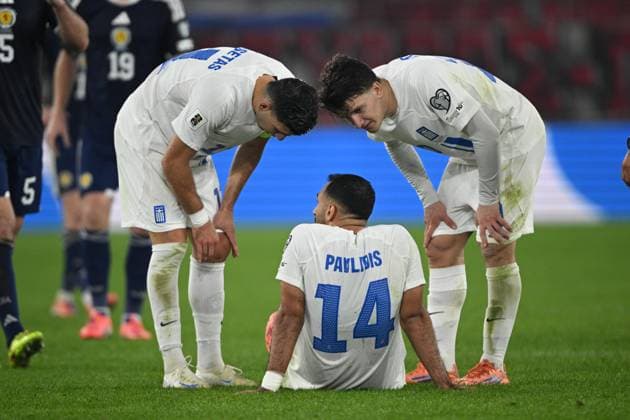 Greece vs Scotland 2026 FIFA World Cup, WM, Weltmeisterschaft, Fussball European Qualifiers - Vangelis Pavlidis of Greece react after injured during the 2026 FIFA World Cup Qualifiers Group C Matchday 9 held at Karaiskakis Stadium, Piraeus, Greece, on November 15, 2025. IMAGO ONE INCH PRODUCTIONS PIRAEUS GREECE Copyright: xOnexInchxProductionsx 6736622