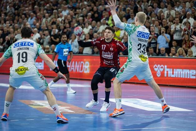 DAIKIN HBL SG Flensburg Handewitt vs SC Magdeburg 15 11 25 Marko Grgic No 17, SG Flensburg Handewitt in attack DAIKIN HBL SG Flensburg Handewitt vs SC Magdeburg, GP JOULE Arena on 15 11 25 Copyright: xBEAUTIFULxSPORTS MarioxM.xKobergx
