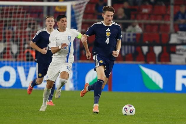 Greece v Scotland 2026 FIFA World Cup, WM, Weltmeisterschaft, Fussball Qualifiers Tasos Bakasetas of Greece and Scott McTominay of Scotland during the 2026 FIFA World Cup Qualifiers Group C match at Karaiskakis Stadium, Piraeus UK Newspapers OUT Copyright: xYannisxHalasx FIL-22494-0051