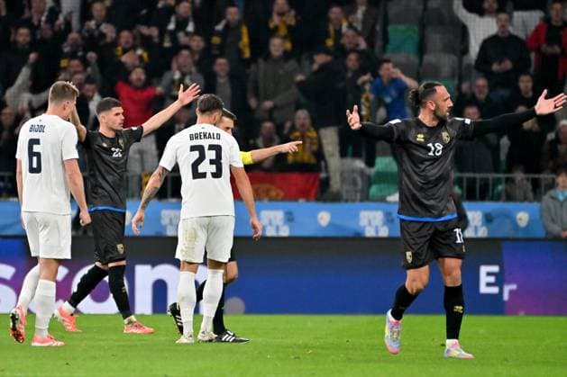 Ljubljana, Slovenia, November 15th 2025, Red Card David Brekalo of Slovenia (C) during the UEFA European Qualifiers for 2026 World Cup, Group B match between Slovenia and Kosovo at Stadium Stozice, Ljubljana, Slovenia. (Photo by Igor Kupljenik Sports Press Photo) Copyright: xIgorxKupljenikx xSPPx Sportspressphoto_SPR62180