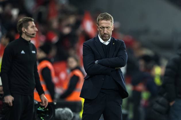 251115 Head coach Graham Potter of Sweden during the FIFA World Cup Qualifier football match between Switzerland and Sweden on November 15, 2025 in Geneva Photo Joel Marklund BILDBYRAN kod JM JM0751 bbeng fotboll football soccer fotball vm kval fifa world cup qualifier schweiz switzerland sverige sverige a swedenbbauto sweden depp  Copyright: JOELxMARKLUND BB251115JM152