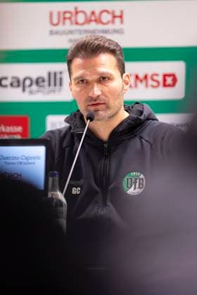 Guerino Capretti Coach, VfB Luebeck during the press conference after the match VfB Luebeck vs SV Meppen, Soccer, Regionalliga Nord, 15 11 25 Luebeck Schleswig Holstein Germany Copyright: xAgentur54Gradx xFelixxKoenigx
