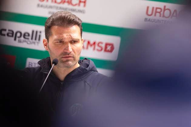 Guerino Capretti Coach, VfB Luebeck during the press conference after the match VfB Luebeck vs SV Meppen, Soccer, Regionalliga Nord, 15 11 25 Luebeck Schleswig Holstein Germany Copyright: xAgentur54Gradx xFelixxKoenigx