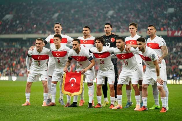 Turkey Faces Bulgaria Qualifier Turkiye poses during the FIFA World Cup, WM, Weltmeisterschaft, Fussball 2026 Group E Qualification match between Turkey and Bulgaria at the Ataturk Complex Matli Stadium on November 15, 2025 in Bursa, Turkey. Bursa Bursa Turkey Copyright: xGokhanxTanerx