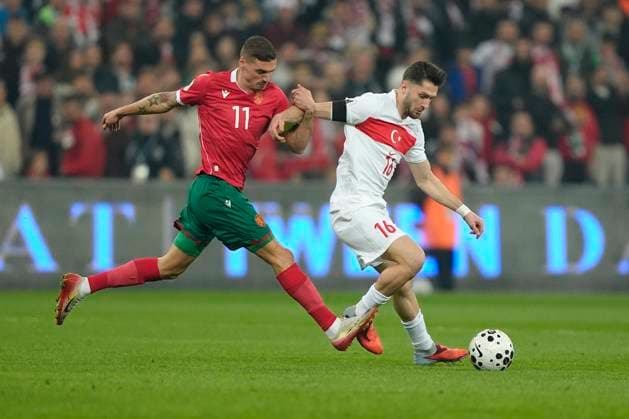 Turkey Faces Bulgaria Qualifier Ismail Yuksek of Turkiye is seen in action with Zdravko Dimitrov of Bulgaria during the FIFA World Cup, WM, Weltmeisterschaft, Fussball 2026 Group E Qualification match between Turkey and Bulgaria at the Ataturk Complex Matli Stadium on November 15, 2025 in Bursa, Turkey. Bursa Bursa Turkey Copyright: xGokhanxTanerx