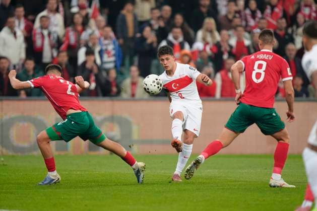 Turkey Faces Bulgaria Qualifier Arda Guler of Turkiye is seen in action during the FIFA World Cup, WM, Weltmeisterschaft, Fussball 2026 Group E Qualification match between Turkey and Bulgaria at the Ataturk Complex Matli Stadium on November 15, 2025 in Bursa, Turkey. Bursa Bursa Turkey Copyright: xGokhanxTanerx