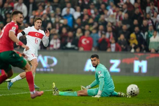 Turkey Faces Bulgaria Qualifier Kenan Yildiz of Turkiye is seen in action during the FIFA World Cup, WM, Weltmeisterschaft, Fussball 2026 Group E Qualification match between Turkey and Bulgaria at the Ataturk Complex Matli Stadium on November 15, 2025 in Bursa, Turkey. Bursa Bursa Turkey Copyright: xGokhanxTanerx