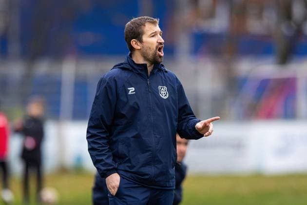 15 11 2025, xovx, Soccer Lotto Hessenliga, FC Gießen FC Eddersheim Coach Carsten Weber FC Eddersheim Gießen Waldstadion Hessen Germany EN