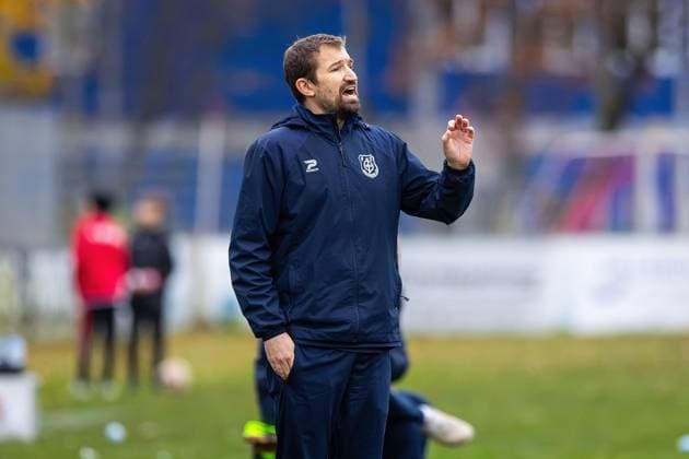15 11 2025, xovx, Soccer Lotto Hessenliga, FC Gießen FC Eddersheim Coach Carsten Weber FC Eddersheim Gießen Waldstadion Hessen Germany EN