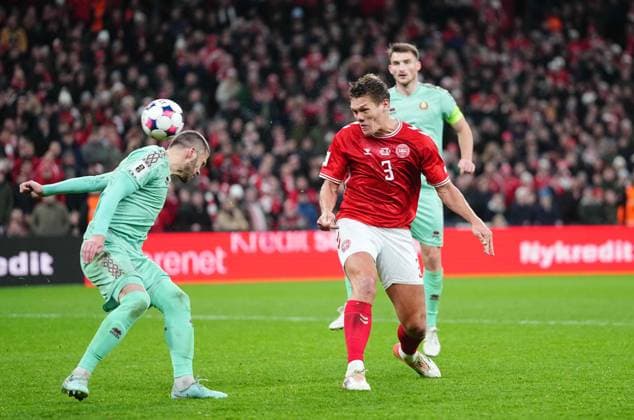 November 15 2025: Jannik Vestergaard of Denmark heads during a World Cup Qualification game, Denmark v Belarus, at Parken, Copenhagen, Denmark. CSM Copenhagen Denmark - ZUMAc04_ 20251115_zma_c04_183 Copyright: xKimxPricex