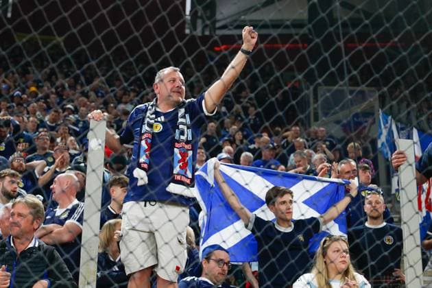 Greece v Scotland 2026 FIFA World Cup, WM, Weltmeisterschaft, Fussball Qualifiers Scotland supporters celebrate at the end of the 2026 FIFA World Cup Qualifiers Group C match at Karaiskakis Stadium, Piraeus UK Newspapers OUT Copyright: xYannisxHalasx FIL-22494-0082