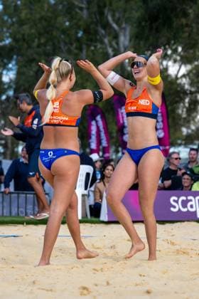 Beach Volleyball World Championships Adelaide, Australia 15 11 2025 ADELAIDE, AUSTRALIA NOVEMBER 15 Katja Stam Jersey Nr 1, NED , Raisa Schoon Jersey Nr 2 during the Beach Volleyball World Championships at Adelaide on November 15, 2025 in Adelaide, Australia Copyright: xBEAUTIFULxSPORTS PeterxWeberx