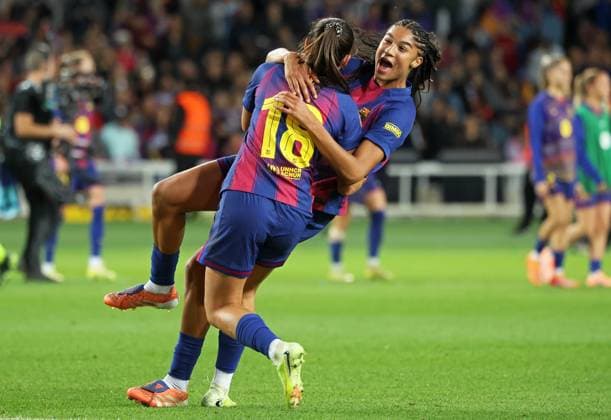 FC Barcelona, Barca v Real Madrid - Liga F Moeve Sydney Schertenleib and Kika Nazareth celebrate at the end of the match between FC Barcelona Women and Real Madrid CF Women, corresponding to week 11 of the Liga F Moeve, played at the Olimpic Stadium Lluis Companys, in Barcelona, Spain, on November 15, 2025. Barcelona Barcelona Spain  Copyright: xUrbanandsportx originalFilename:urbanandsport-fcbarcel251115_npIOy.jpg