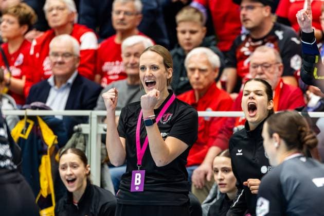 15 11 2025, GER, Handball, Women, Season 2025 2026, Alsco 1 Bl, 8 Matchday, Thueringer HC TuS Metzingen Miriam Hirsch TuS Metzingen 99947 Bad Langensalza Salza Halle Sporthalle Mehrz Thüringen Germany