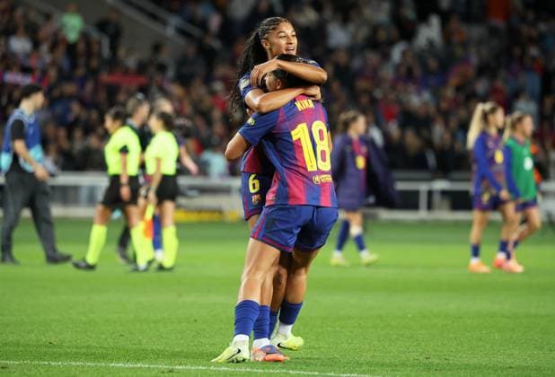 FC Barcelona, Barca v Real Madrid - Liga F Moeve Sydney Schertenleib and Kika Nazareth celebrate at the end of the match between FC Barcelona Women and Real Madrid CF Women, corresponding to week 11 of the Liga F Moeve, played at the Olimpic Stadium Lluis Companys, in Barcelona, Spain, on November 15, 2025. Barcelona Barcelona Spain  Copyright: xUrbanandsportx originalFilename:urbanandsport-fcbarcel251115_npmQg.jpg