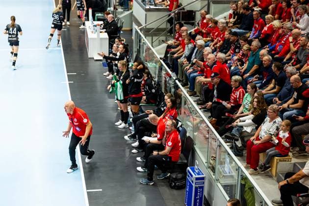 15 11 2025, GER, Handball, Women, Season 2025 2026, Alsco 1 Bl, 8 Matchday, Thueringer HC TuS Metzingen Herbert Mueller Thueringer HC,Coach 99947 Bad Langensalza Salza Halle Sporthalle Mehrz Thüringen Germany