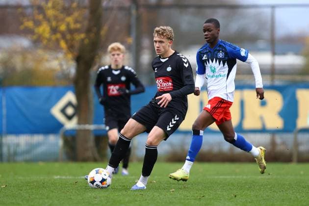 19 Jonas Heinze Esbjerg fB U19 Football I Juniors I Friendly match I Season 2025 2026 I Hamburger SV U19 Esbjerg fB U19 I 15 11 2025 I Paul Hauenschild Sportanlage