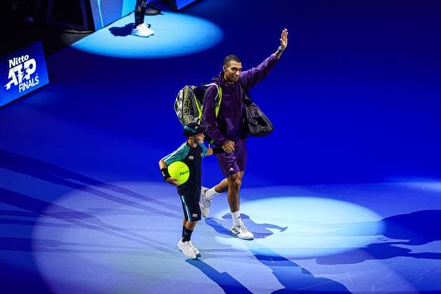 Nitto ATP, Tennis Herren Finals 2025 - Day 7 Felix Auger-Aliassime of Canada plays in the Men s Singles Round match against Carlos Alcaraz of Spain during day seven of the Nitto ATP Finals 2025 at Inalpi Arena in Turin, Italy, on November 15, 2025. Turin Turin Italy  Copyright: xMiguelxReisx originalFilename:reis-notitle251115_np9M6.jpg