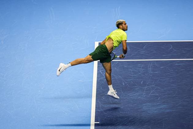 Nitto ATP, Tennis Herren Finals 2025 - Day 7 Carlos Alcaraz of Spain plays in the Men s Singles Round match against Felix Auger-Aliassime of Canada during day seven of the Nitto ATP Finals 2025 at Inalpi Arena in Turin, Italy, on November 15, 2025. Turin Turin Italy  Copyright: xMiguelxReisx originalFilename:reis-notitle251115_npEDx.jpg