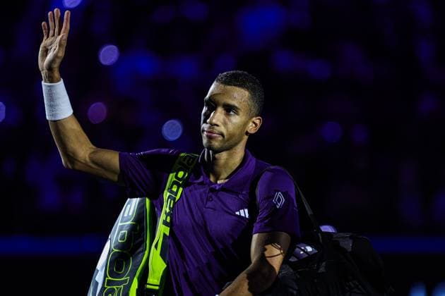 Nitto ATP, Tennis Herren Finals 2025 - Day 7 Felix Auger-Aliassime of Canada plays in the Men s Singles Round match against Carlos Alcaraz of Spain during day seven of the Nitto ATP Finals 2025 at Inalpi Arena in Turin, Italy, on November 15, 2025. Turin Turin Italy  Copyright: xMiguelxReisx originalFilename:reis-notitle251115_npU9f.jpg