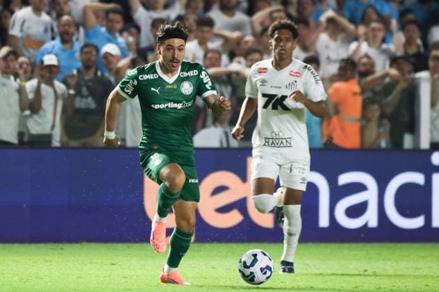 Santos and Palmeiras in the Brazilian Championship Mauricio of Palmeiras during a match against Santos in a rescheduled game from the 13th round of the Brazilian Championship, at Vila Belmiro, on the coast of Sao Paulo, this Saturday, the 15th. SANTOS SAO PAULO BRAZIL Copyright: xMarinaxUezimax