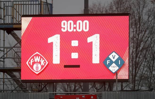 15 11 2025, xfsx, Men, Soccer, Season 2025 2026, Regionalliga Bayern, Matchday 18 FC Wuerzburger Kickers FV Illertissen v li FC Wuerzburger Kickers FV Illertissen 1 1, Scoreboard Wuerzburg AKON ARENA Bayern Germany