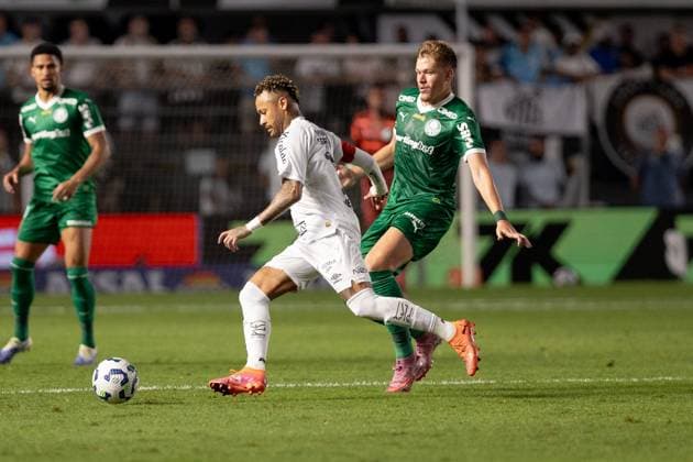 Vila Belmiro SANTOS (BR), 11 15 2025 - Brazilian Championship SANTOS x PALMEIRAS - Neymar during the match between Santos and Palmeiras, valid for the 13th round of the Brazilian Championship, held at Vila Belmiro, on the night of Saturday, the 15th. (Photo: Crizam Franca Photo Premium SPP) 30930 (Crizam FranoÂßa, Crizam Franca SPP) Copyright: xCrizamxFranoÂßa,xCrizamxFrancax xSPPx spp-en-CrFrCrFr-crizam_franca_photo_premium_323913